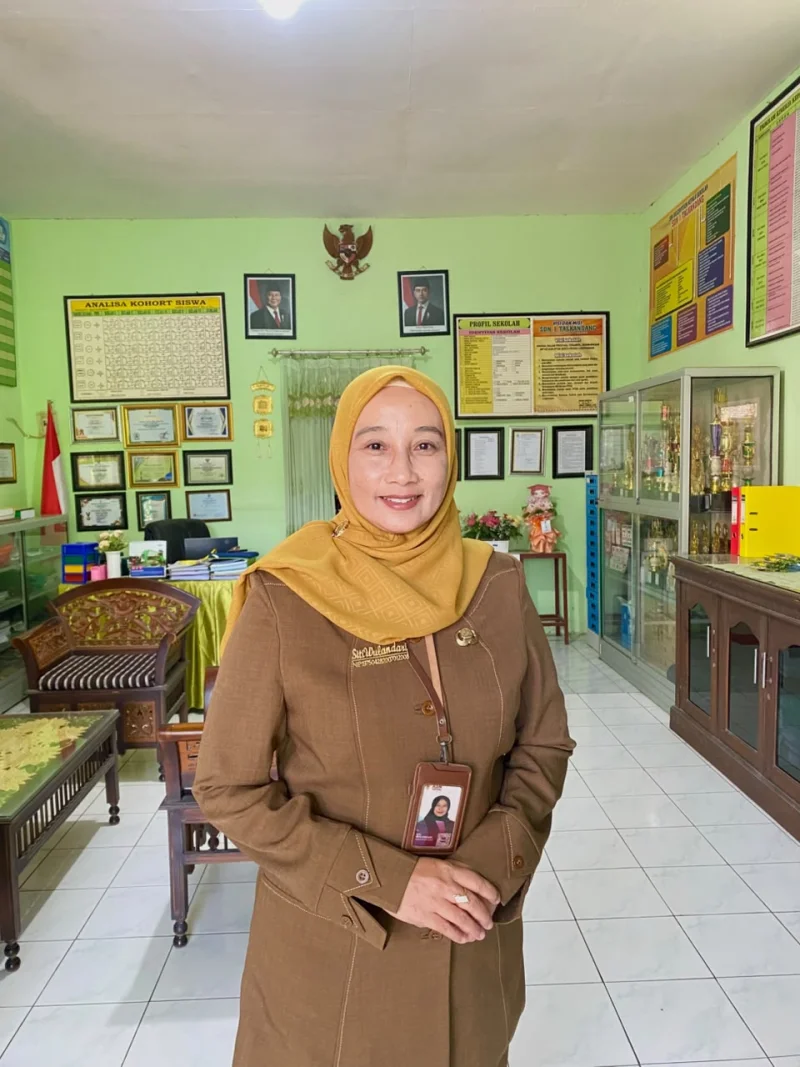 SITI WULANDARI, S.Psi., S.Pd., M.Pd